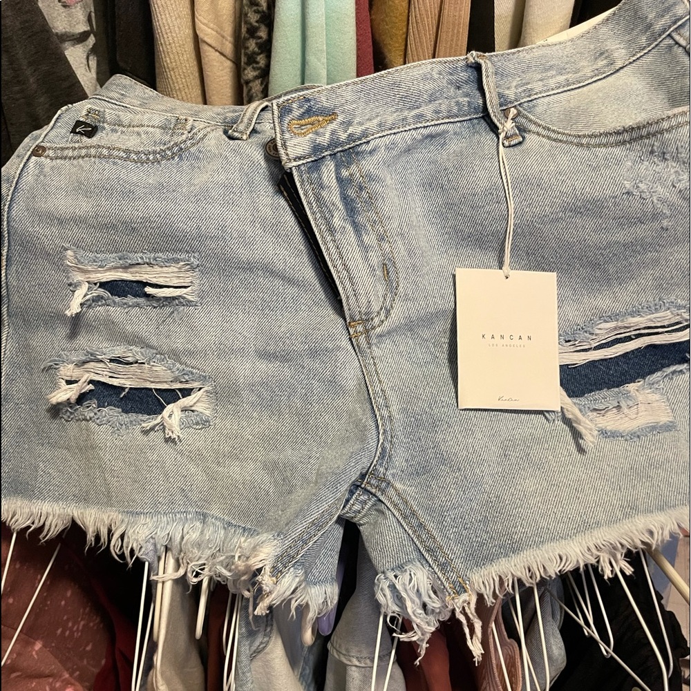 Kan Can Criss cross shorts in Light Wash